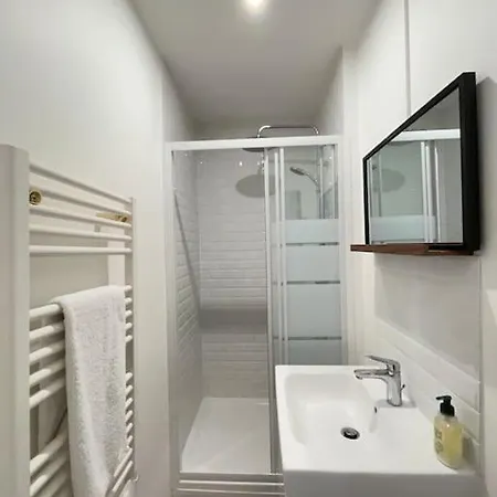 Charmant Appartement, Tout Equipe 아파트