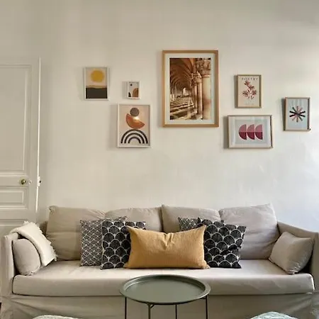 Charmant Appartement, Tout Equipe 아파트