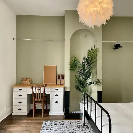 Charmant Appartement, Tout Equipe 아파트 낭시